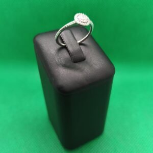 Inel din argint – design simplu și versatil