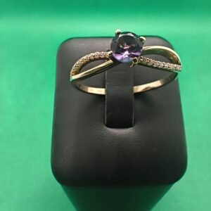 Inel din aur 18K cu pietre prețioase – eleganță și stil